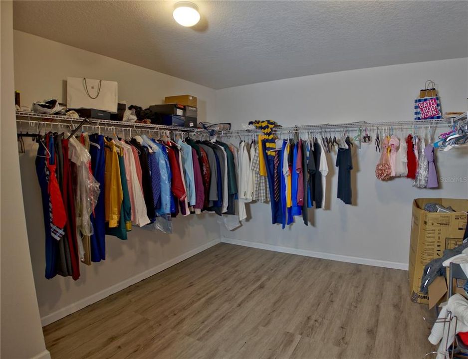For Sale: $490,000 (4 beds, 2 baths, 2791 Square Feet)