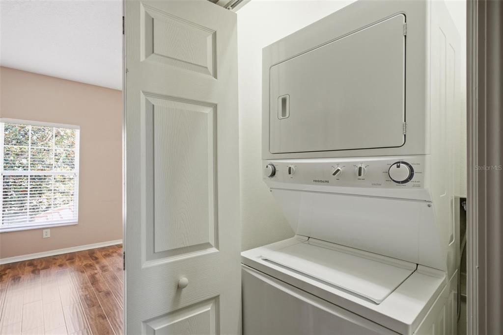 Activo con contrato: $199,900 (2 camas, 2 baños, 1359 Pies cuadrados)