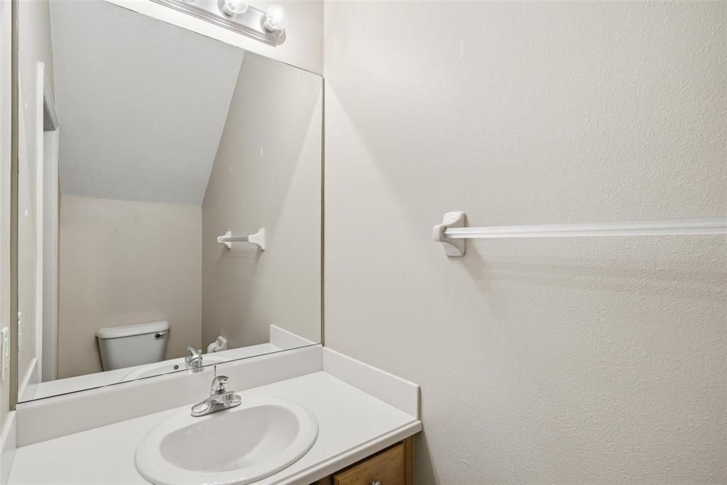 Activo con contrato: $199,900 (2 camas, 2 baños, 1359 Pies cuadrados)