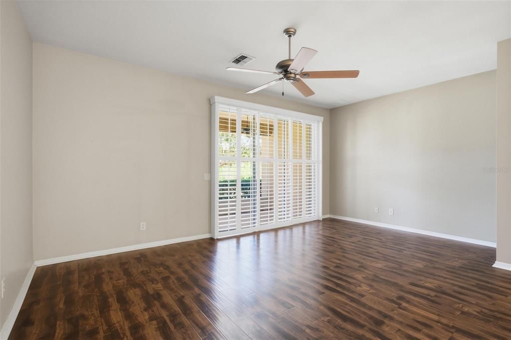 Activo con contrato: $199,900 (2 camas, 2 baños, 1359 Pies cuadrados)