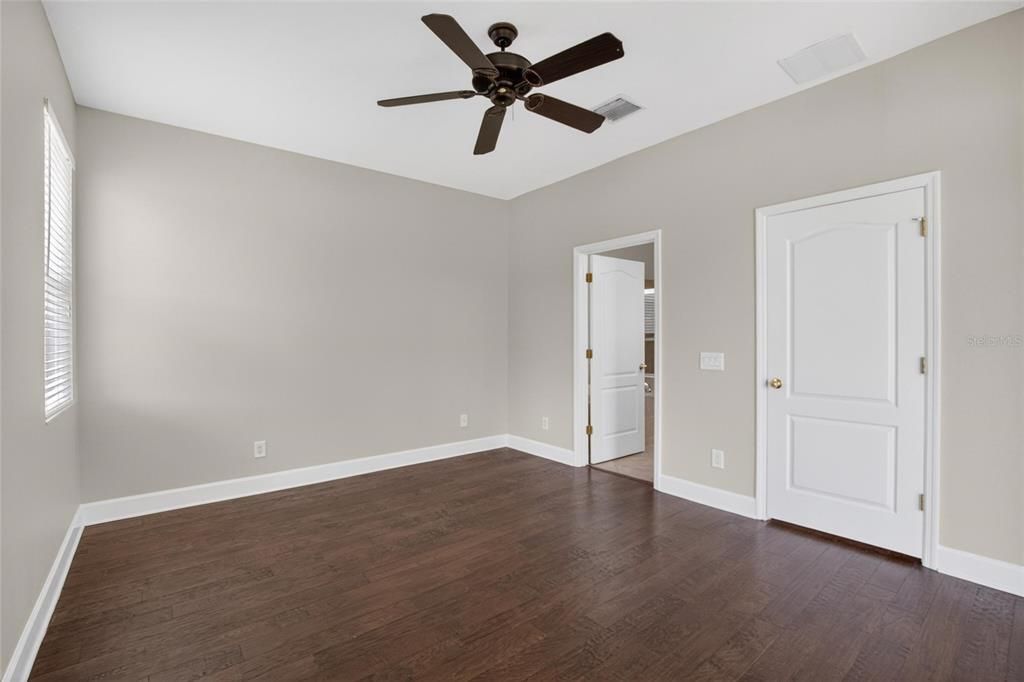 For Sale: $370,000 (4 beds, 2 baths, 1860 Square Feet)