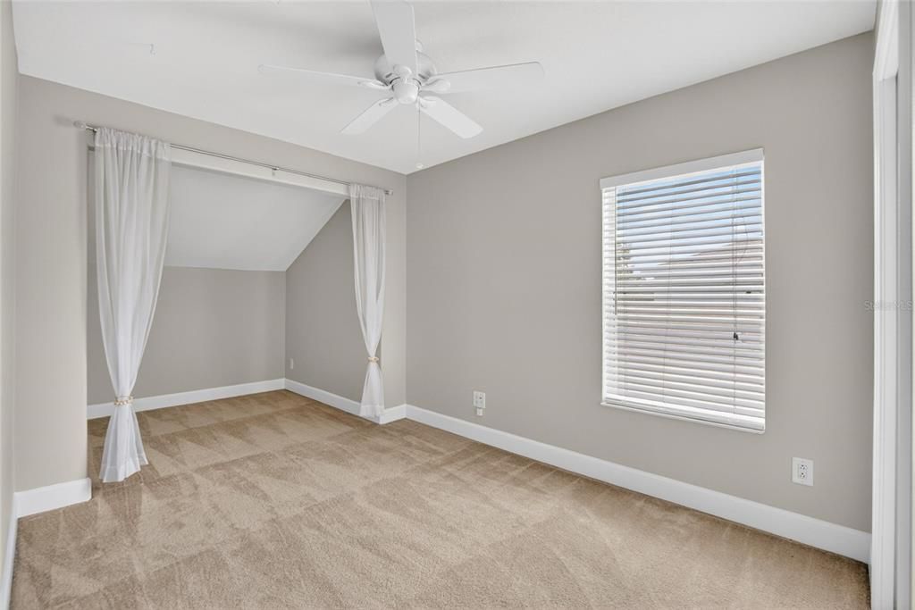 For Sale: $370,000 (4 beds, 2 baths, 1860 Square Feet)