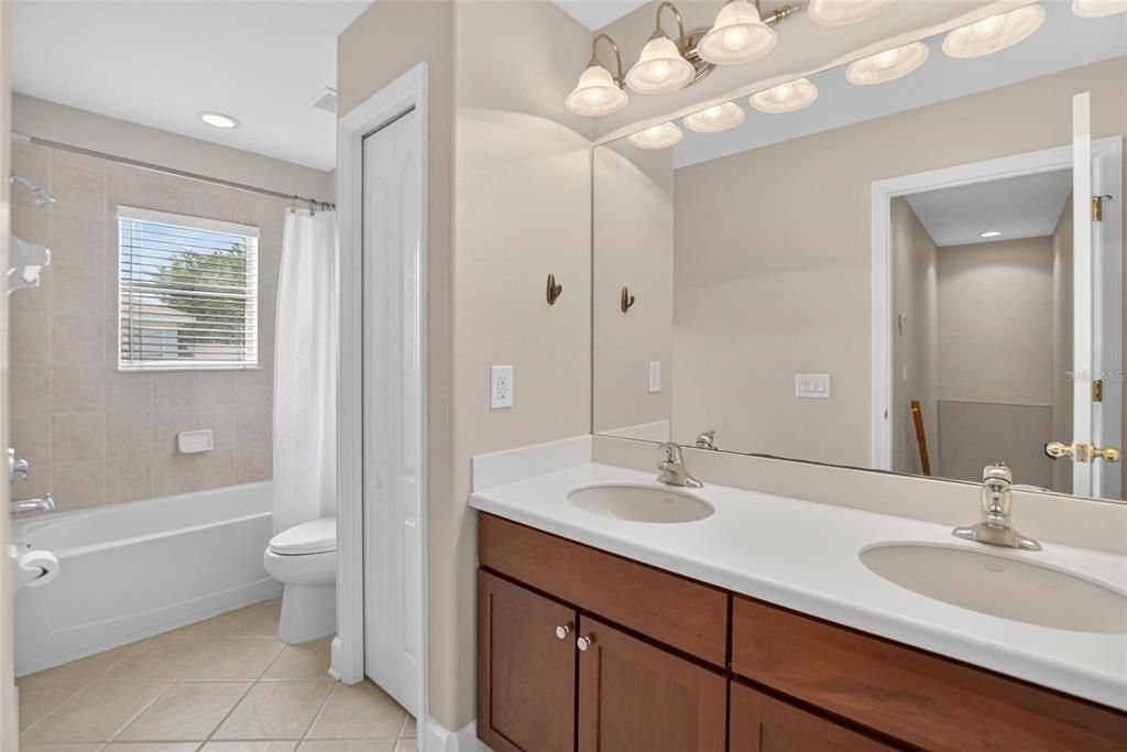 For Sale: $370,000 (4 beds, 2 baths, 1860 Square Feet)