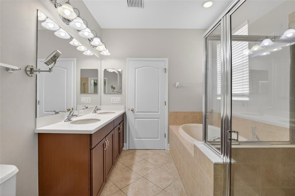 For Sale: $370,000 (4 beds, 2 baths, 1860 Square Feet)