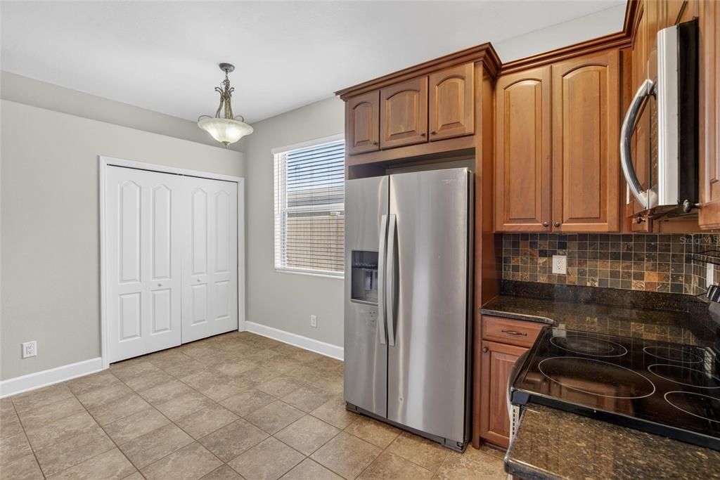 For Sale: $370,000 (4 beds, 2 baths, 1860 Square Feet)