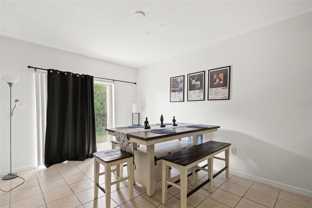 En Venta: $219,900 (3 camas, 3 baños, 1708 Pies cuadrados)