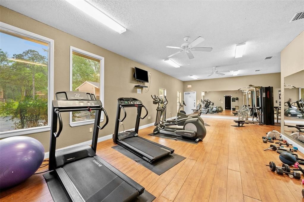 For Sale: $133,000 (2 beds, 2 baths, 1070 Square Feet)