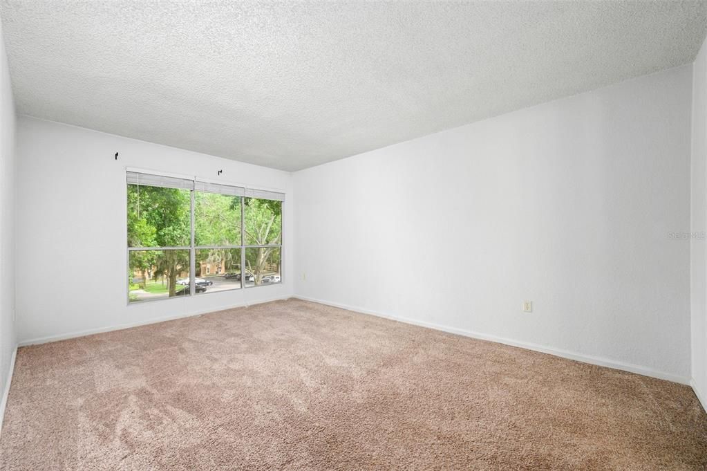 For Sale: $133,000 (2 beds, 2 baths, 1070 Square Feet)