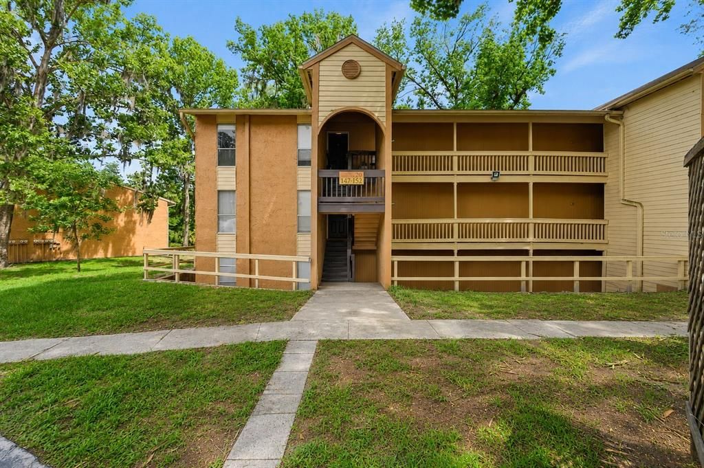 For Sale: $133,000 (2 beds, 2 baths, 1070 Square Feet)