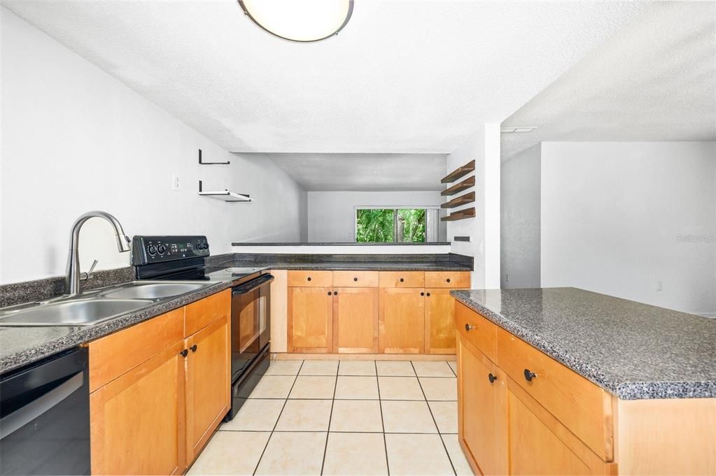 For Sale: $133,000 (2 beds, 2 baths, 1070 Square Feet)