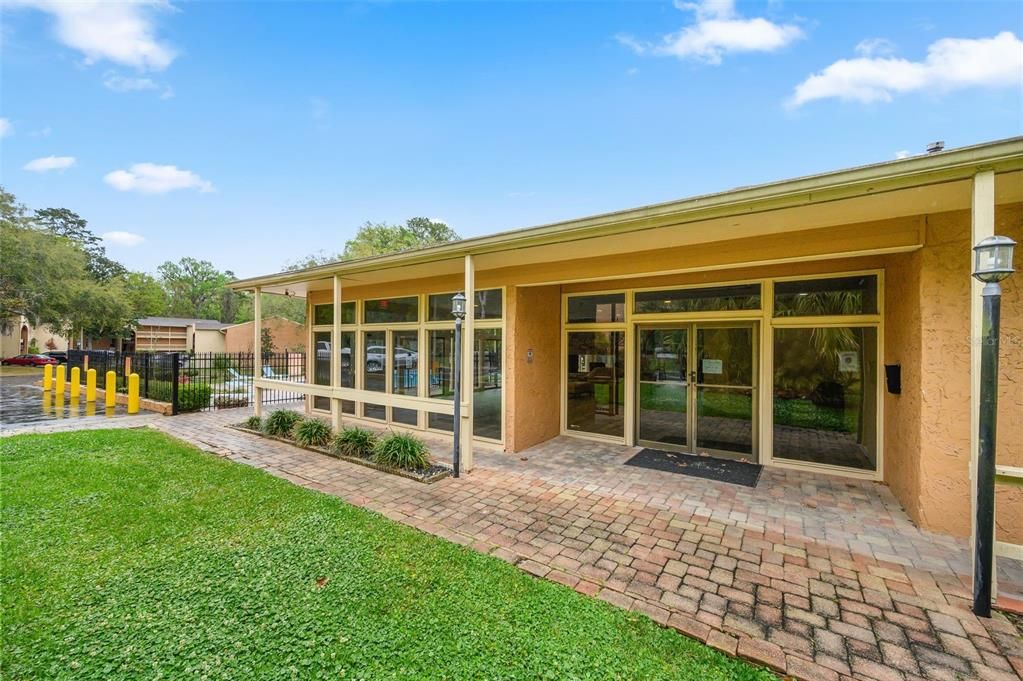 For Sale: $133,000 (2 beds, 2 baths, 1070 Square Feet)