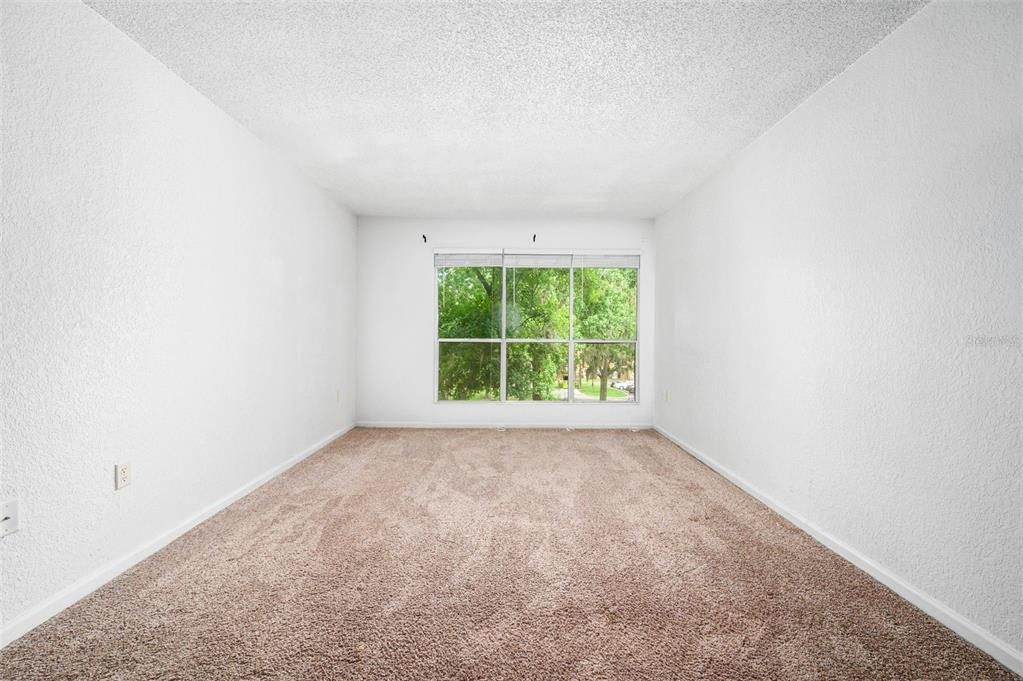 For Sale: $133,000 (2 beds, 2 baths, 1070 Square Feet)