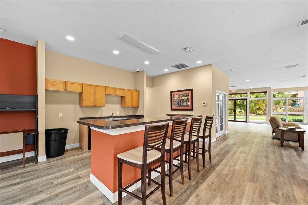 For Sale: $133,000 (2 beds, 2 baths, 1070 Square Feet)