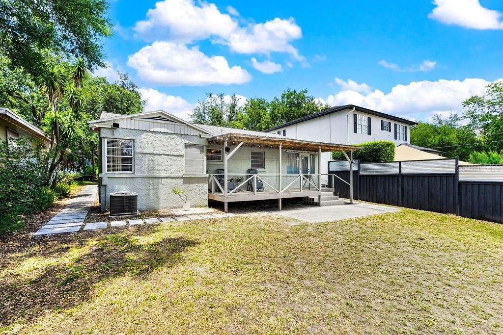 For Sale: $490,000 (2 beds, 1 baths, 1427 Square Feet)