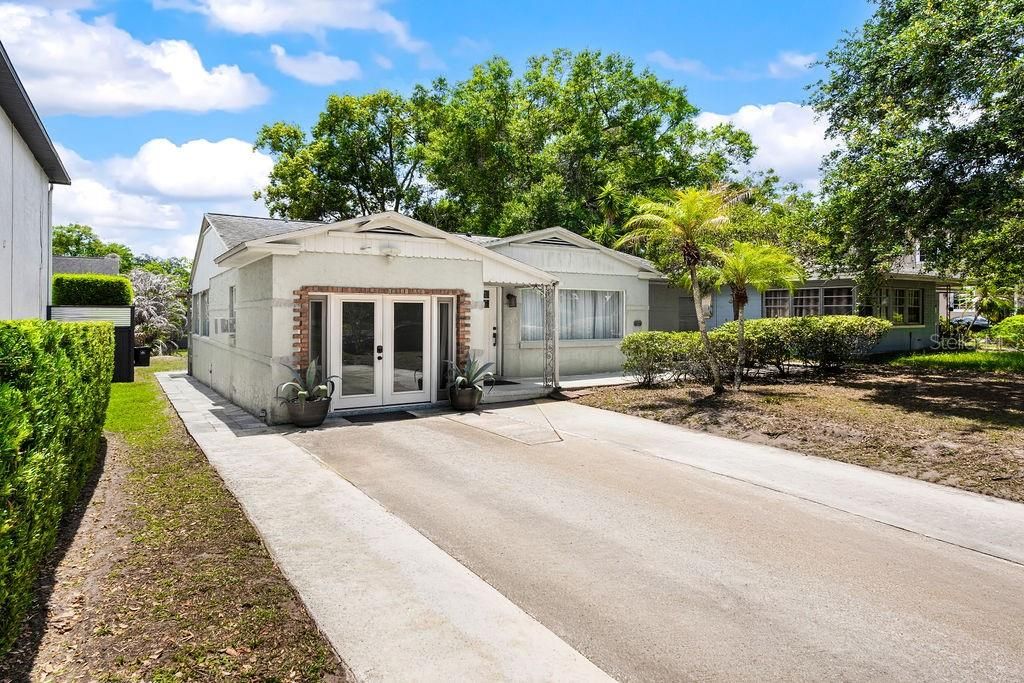 For Sale: $490,000 (2 beds, 1 baths, 1427 Square Feet)
