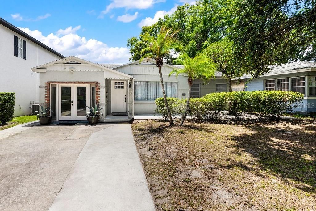 For Sale: $490,000 (2 beds, 1 baths, 1427 Square Feet)