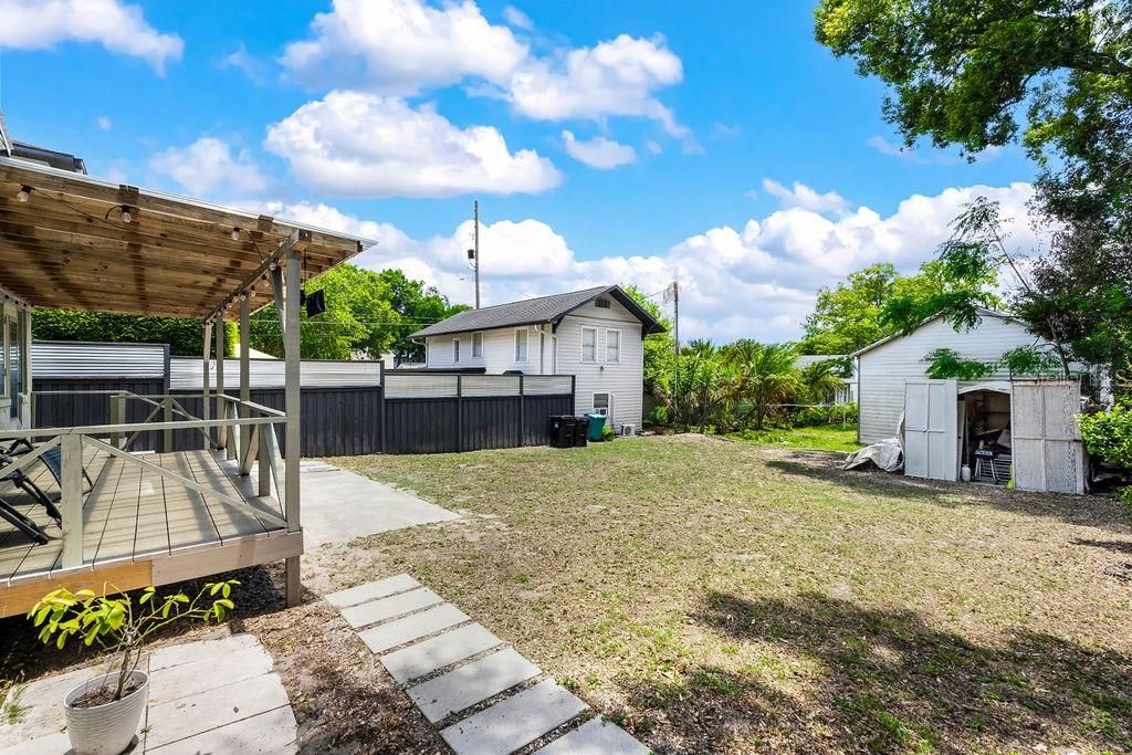 For Sale: $490,000 (2 beds, 1 baths, 1427 Square Feet)