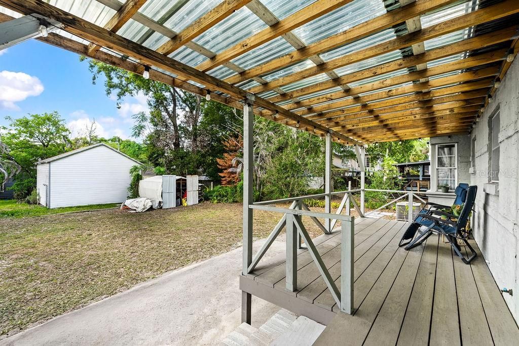 For Sale: $490,000 (2 beds, 1 baths, 1427 Square Feet)
