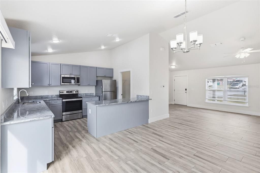 For Rent: $2,200 (3 beds, 2 baths, 1413 Square Feet)