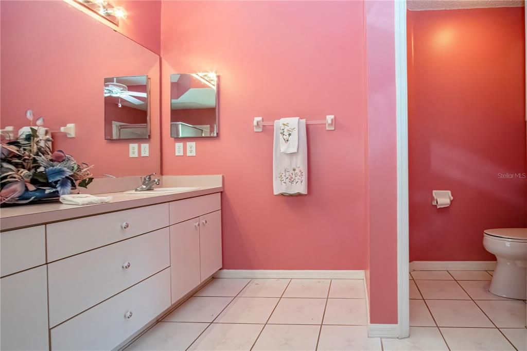 For Sale: $345,000 (2 beds, 2 baths, 2159 Square Feet)