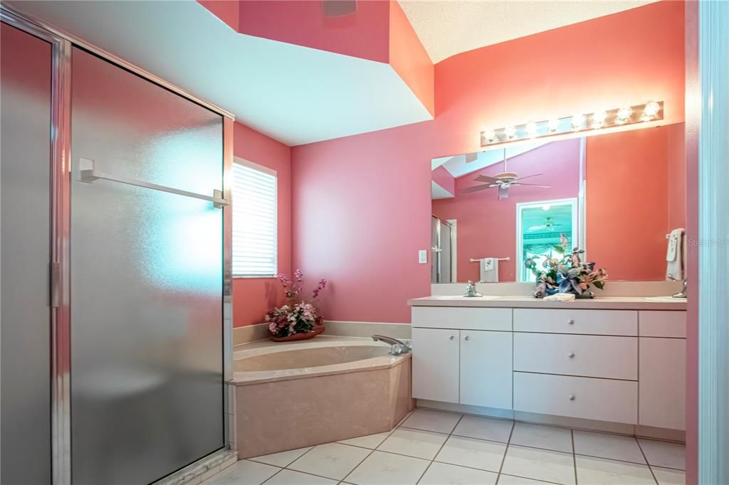 For Sale: $345,000 (2 beds, 2 baths, 2159 Square Feet)