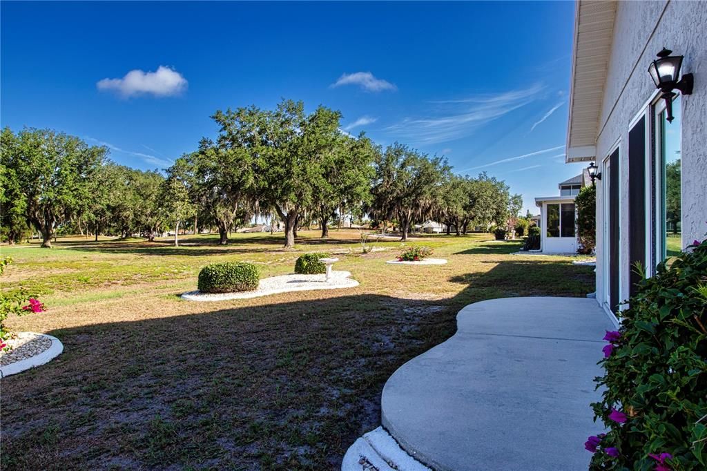 For Sale: $345,000 (2 beds, 2 baths, 2159 Square Feet)