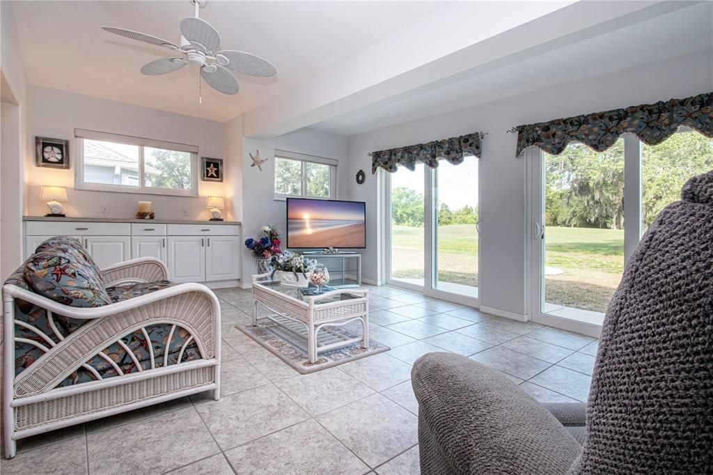 For Sale: $345,000 (2 beds, 2 baths, 2159 Square Feet)