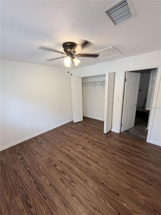 For Rent: $1,300 (3 beds, 1 baths, 1240 Square Feet)
