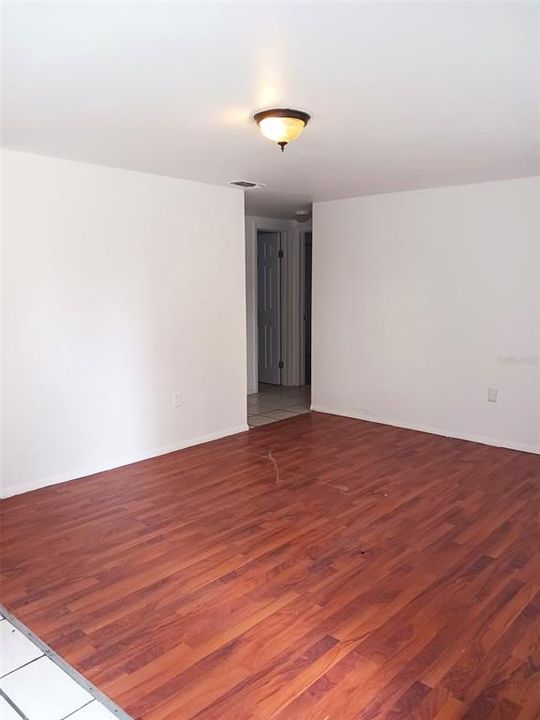 For Rent: $1,600 (3 beds, 1 baths, 1240 Square Feet)