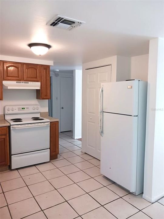 For Rent: $1,600 (3 beds, 1 baths, 1240 Square Feet)