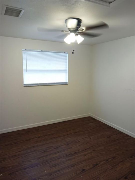 For Rent: $1,600 (3 beds, 1 baths, 1240 Square Feet)