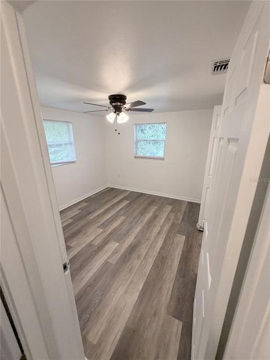 For Rent: $1,300 (3 beds, 1 baths, 1240 Square Feet)