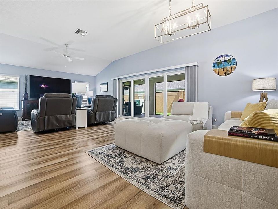 For Sale: $527,000 (3 beds, 2 baths, 1959 Square Feet)