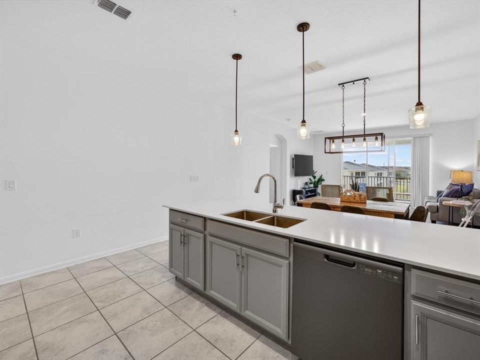 En Venta: $339,000 (3 camas, 2 baños, 1787 Pies cuadrados)