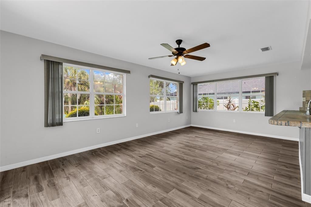 For Sale: $329,000 (3 beds, 2 baths, 1434 Square Feet)