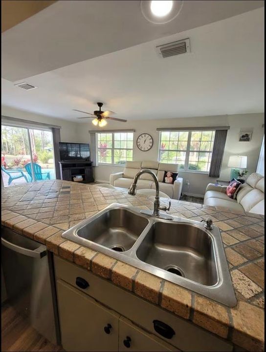 For Sale: $329,000 (3 beds, 2 baths, 1434 Square Feet)