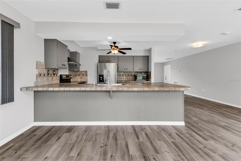 For Sale: $329,000 (3 beds, 2 baths, 1434 Square Feet)