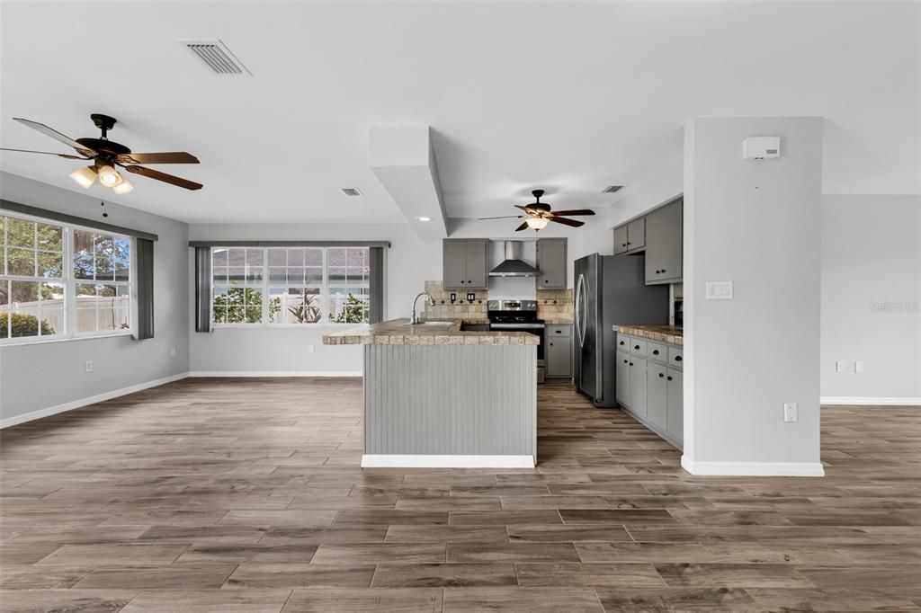 For Sale: $329,000 (3 beds, 2 baths, 1434 Square Feet)