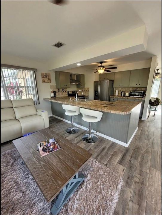 For Sale: $329,000 (3 beds, 2 baths, 1434 Square Feet)