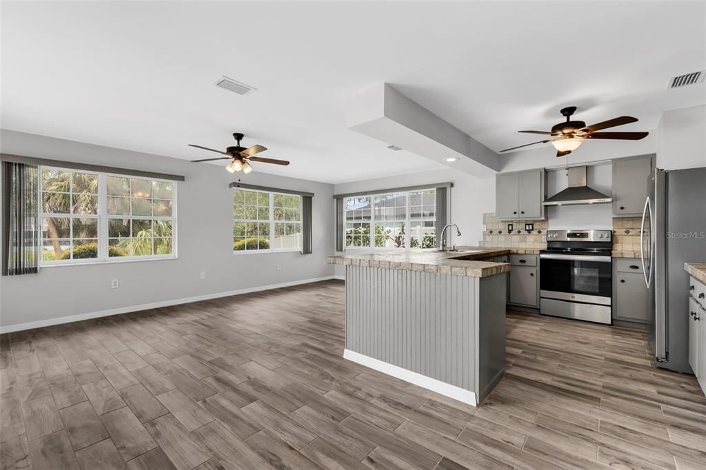 For Sale: $329,000 (3 beds, 2 baths, 1434 Square Feet)