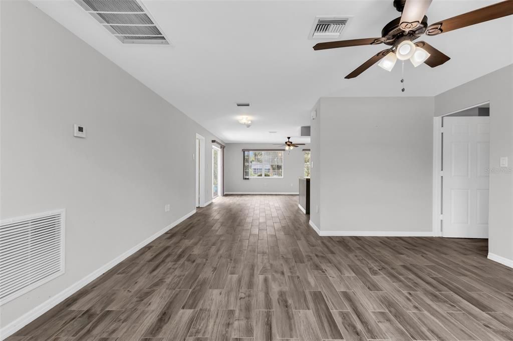 For Sale: $329,000 (3 beds, 2 baths, 1434 Square Feet)