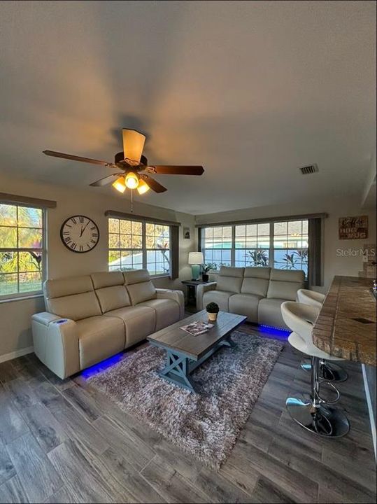 For Sale: $329,000 (3 beds, 2 baths, 1434 Square Feet)