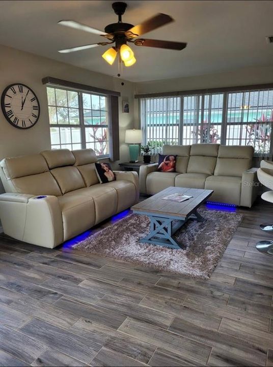 For Sale: $329,000 (3 beds, 2 baths, 1434 Square Feet)