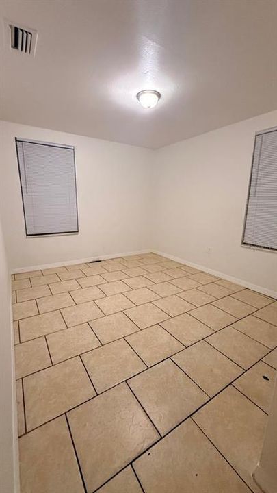 For Rent: $1,500 (3 beds, 1 baths, 1088 Square Feet)