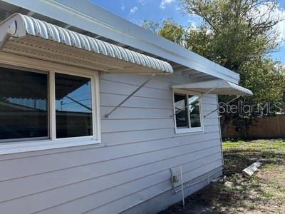 For Sale: $329,900 (2 beds, 1 baths, 816 Square Feet)