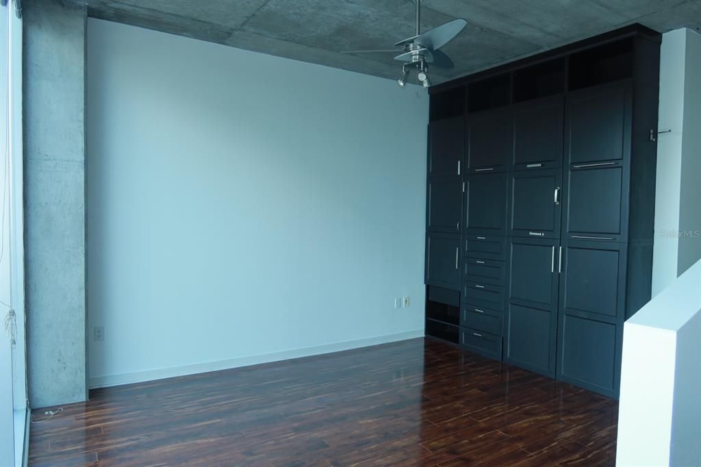 For Sale: $225,000 (1 beds, 1 baths, 772 Square Feet)