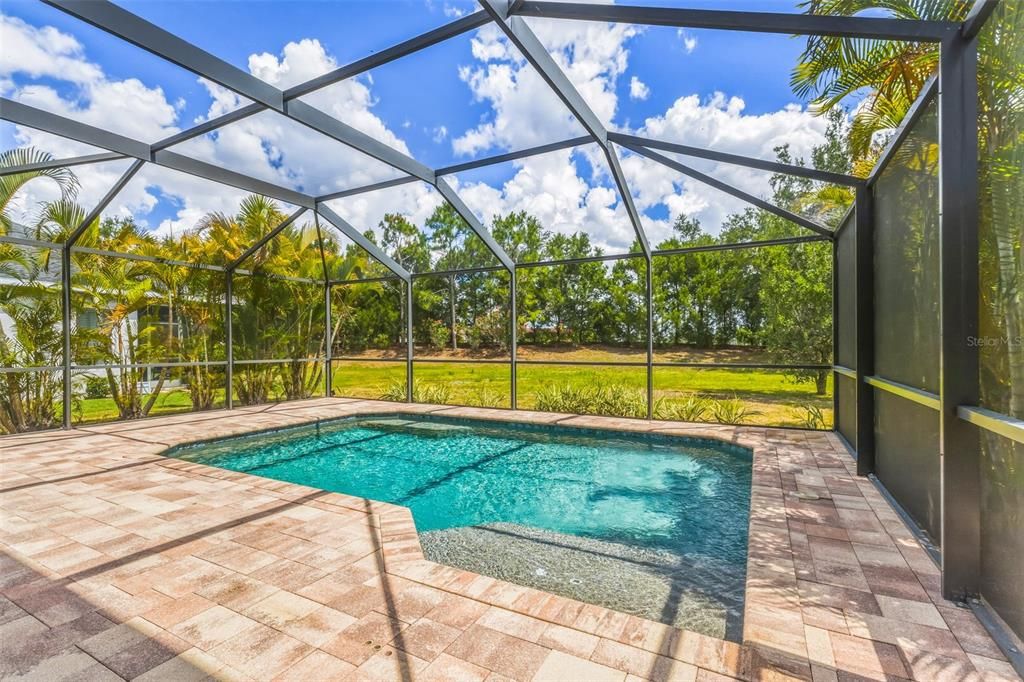 For Sale: $499,000 (4 beds, 2 baths, 2084 Square Feet)