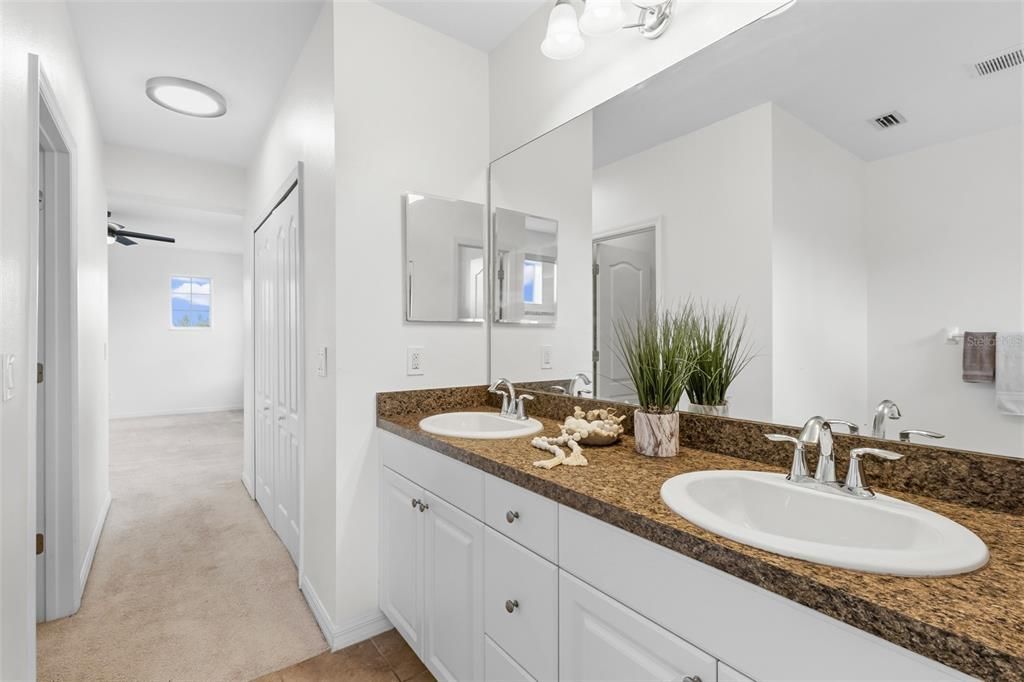 For Sale: $499,000 (4 beds, 2 baths, 2084 Square Feet)