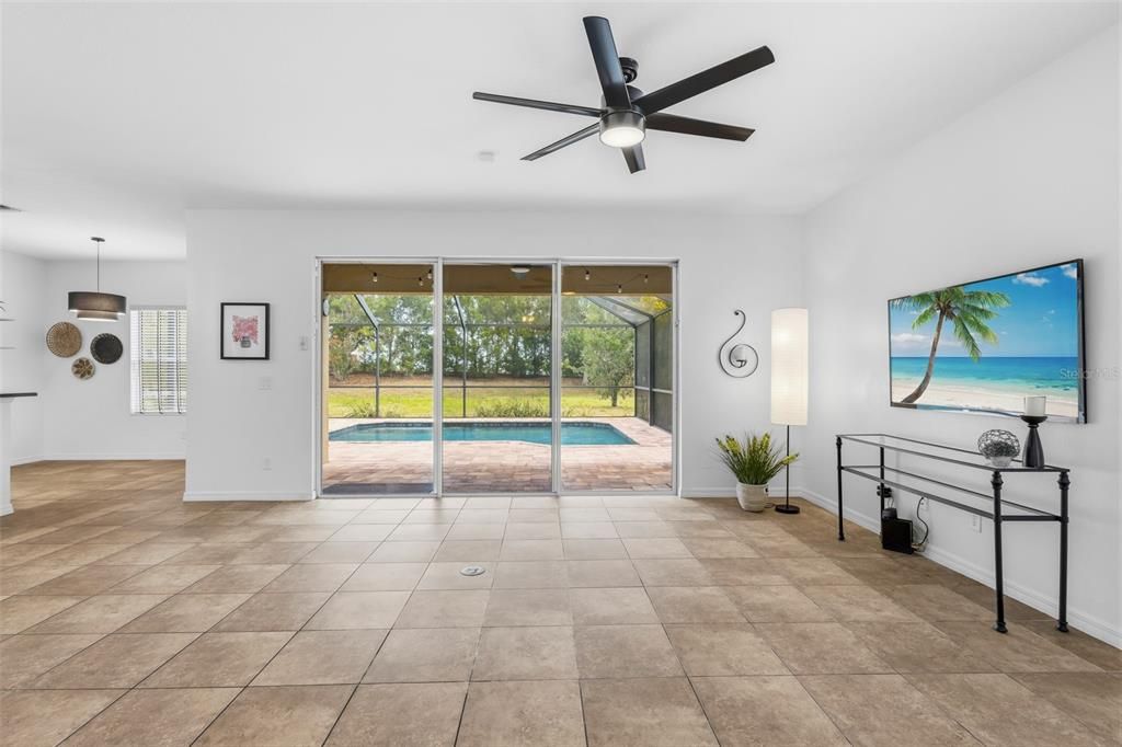 For Sale: $499,000 (4 beds, 2 baths, 2084 Square Feet)