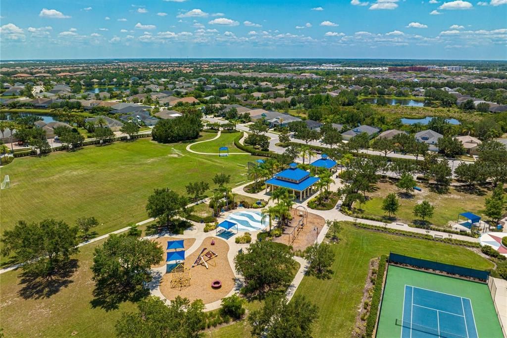 For Sale: $499,000 (4 beds, 2 baths, 2084 Square Feet)